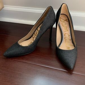 Black heels in excellent condition